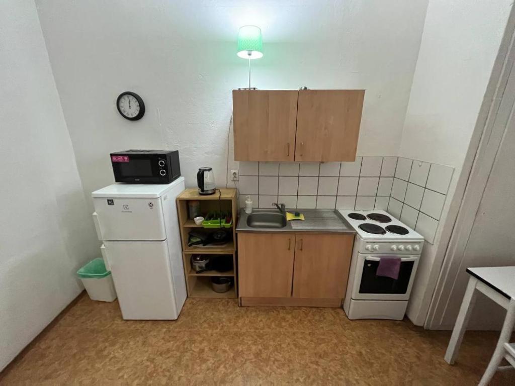 Near Main Railway And Bus Station, Vankovka Brno