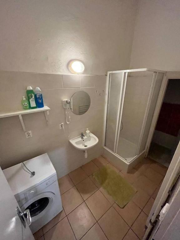 Apartment Near Main Railway And Bus Station, Vankovka