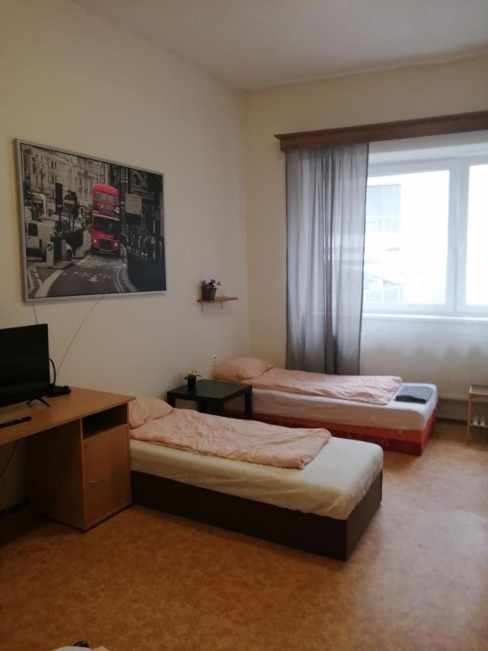 Near Main Railway And Bus Station, Vankovka Apartment *