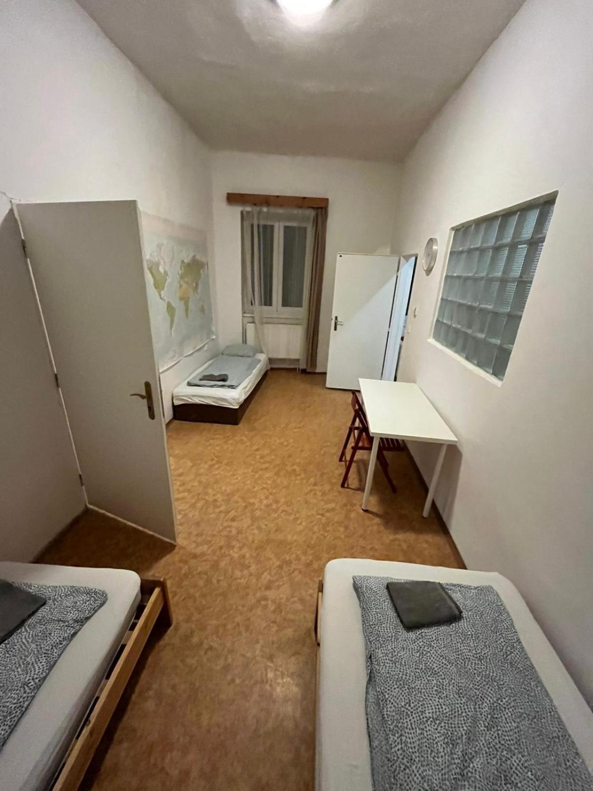 Near Main Railway And Bus Station, Vankovka Apartment